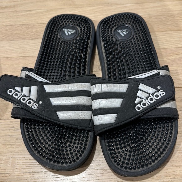 Adidas slides - Picture 1 of 2